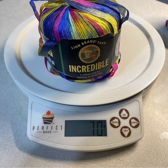 Lot of 5 Lion Brand Incredible ribbon yarn 50g balls - Picture 11 of 11